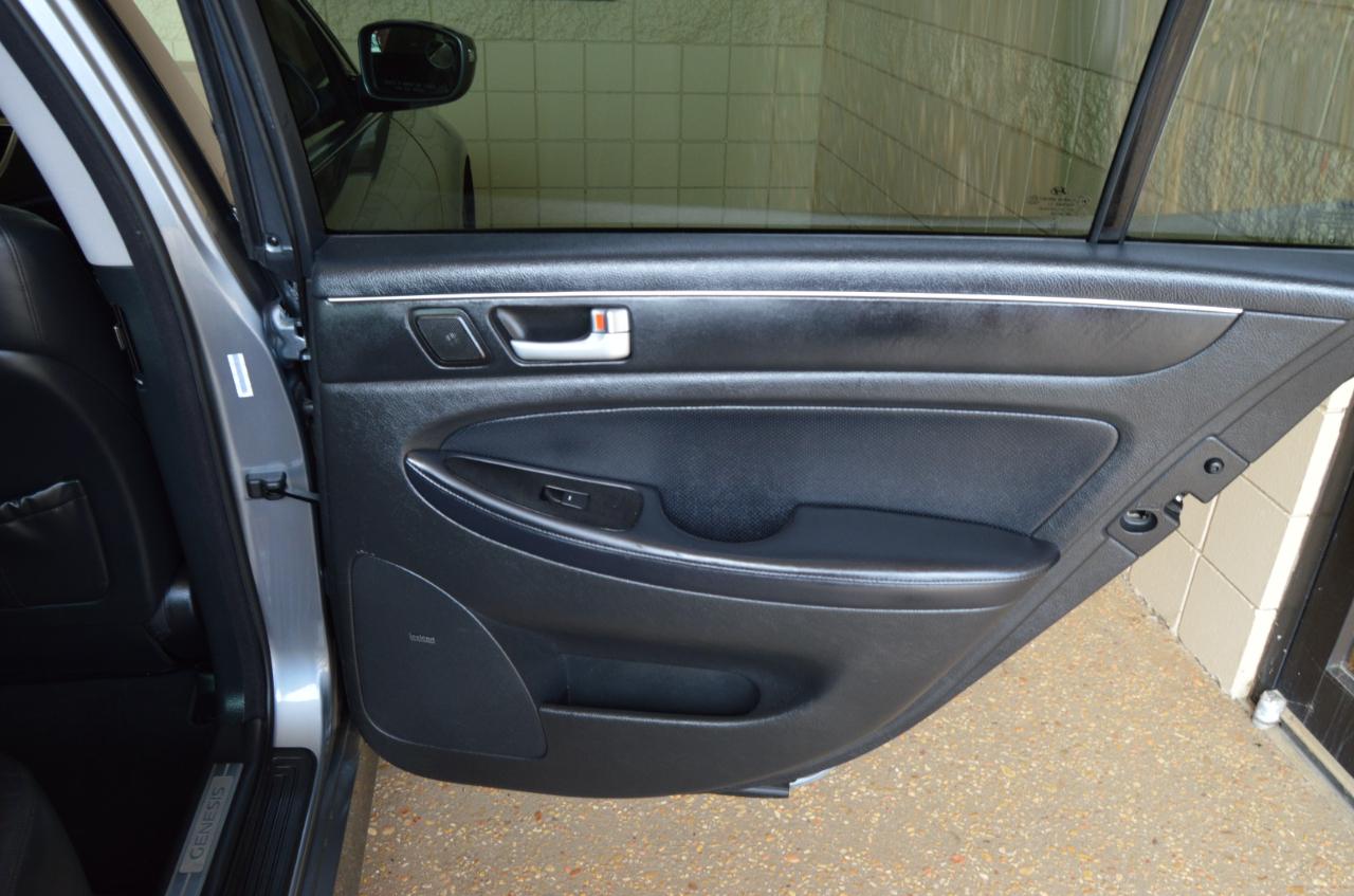 Hyundai Genesis 3.8L 2013