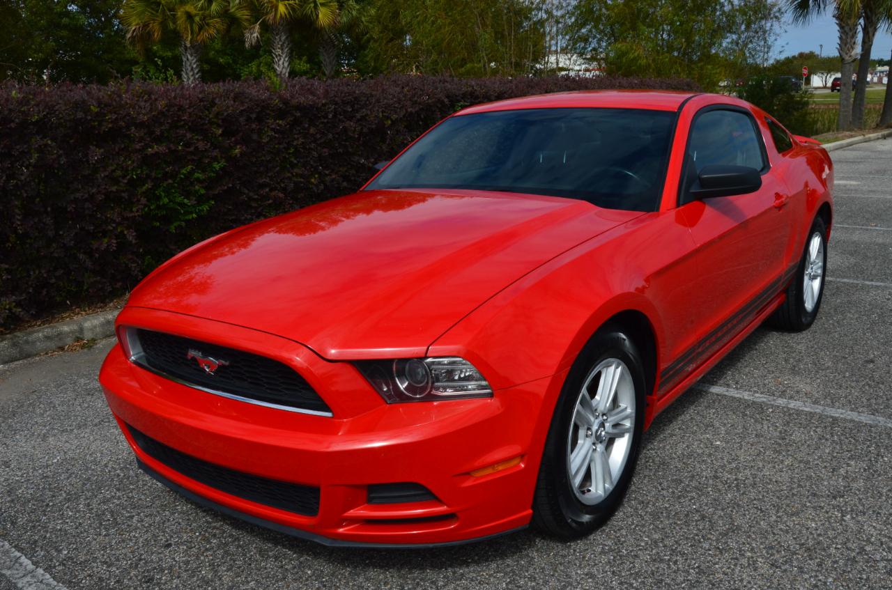 Ford Mustang V6 Coupe 2013