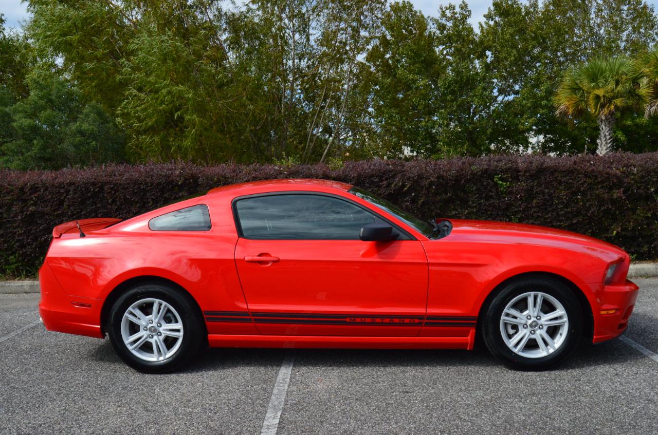 Ford Mustang V6 Coupe 2013