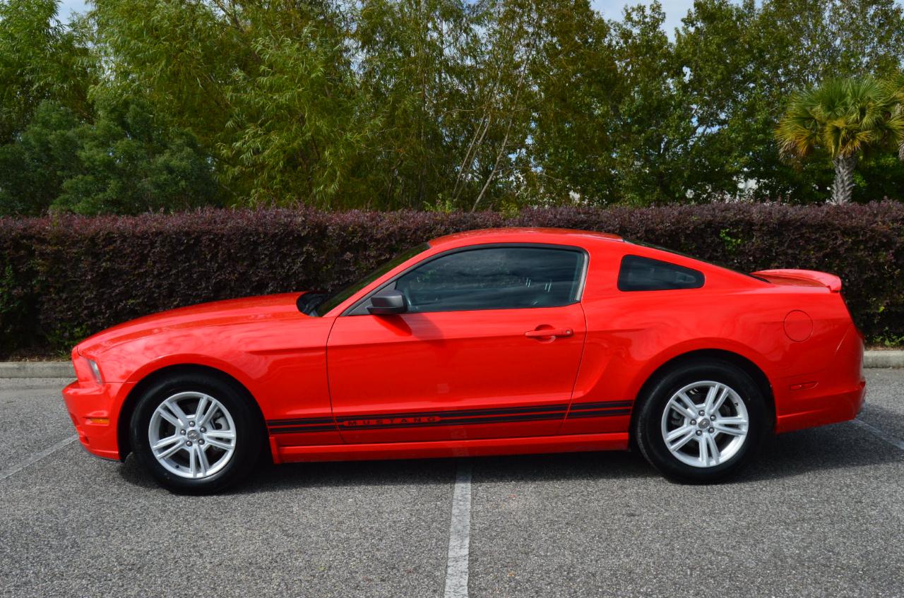 Ford Mustang V6 Coupe 2013