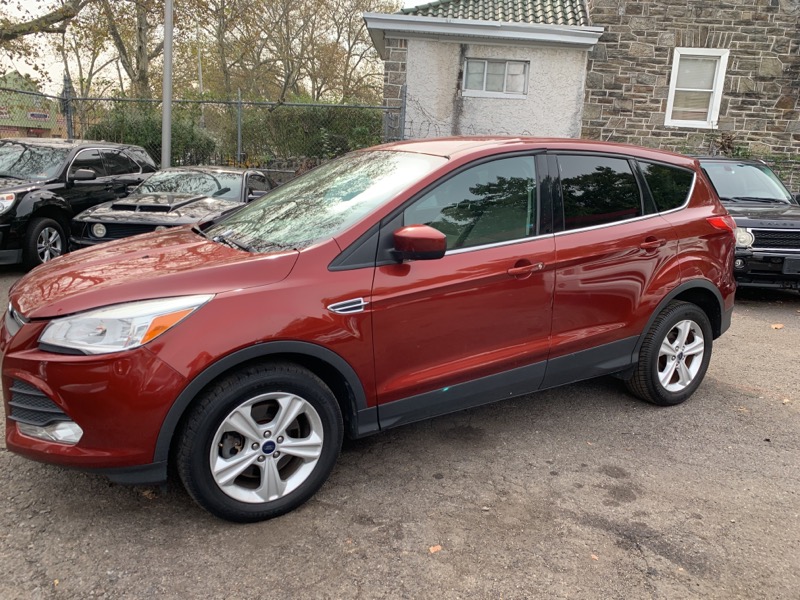 2014 Ford Escape SE's photo