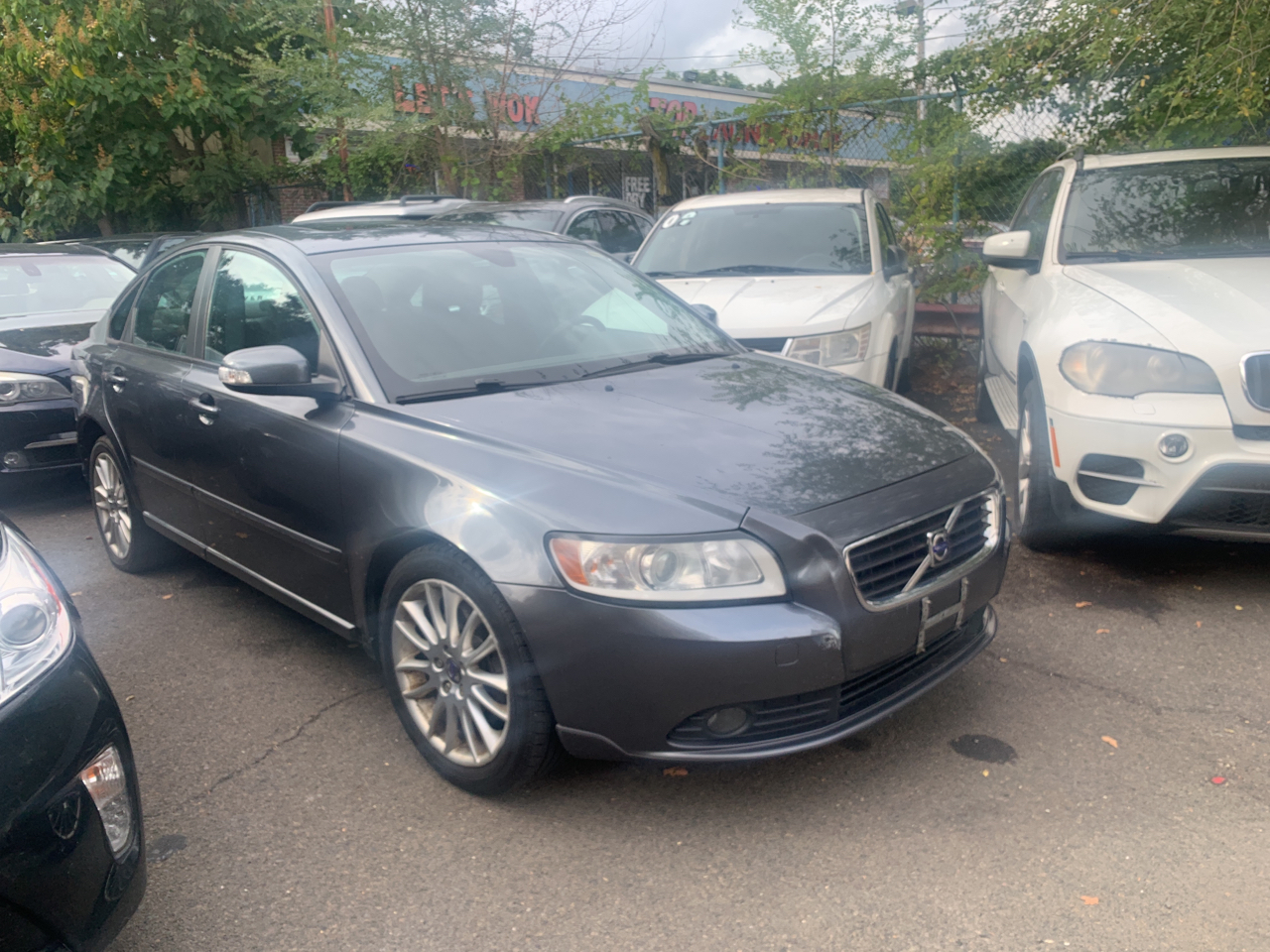 2010 Volvo S40 2.4i's photo