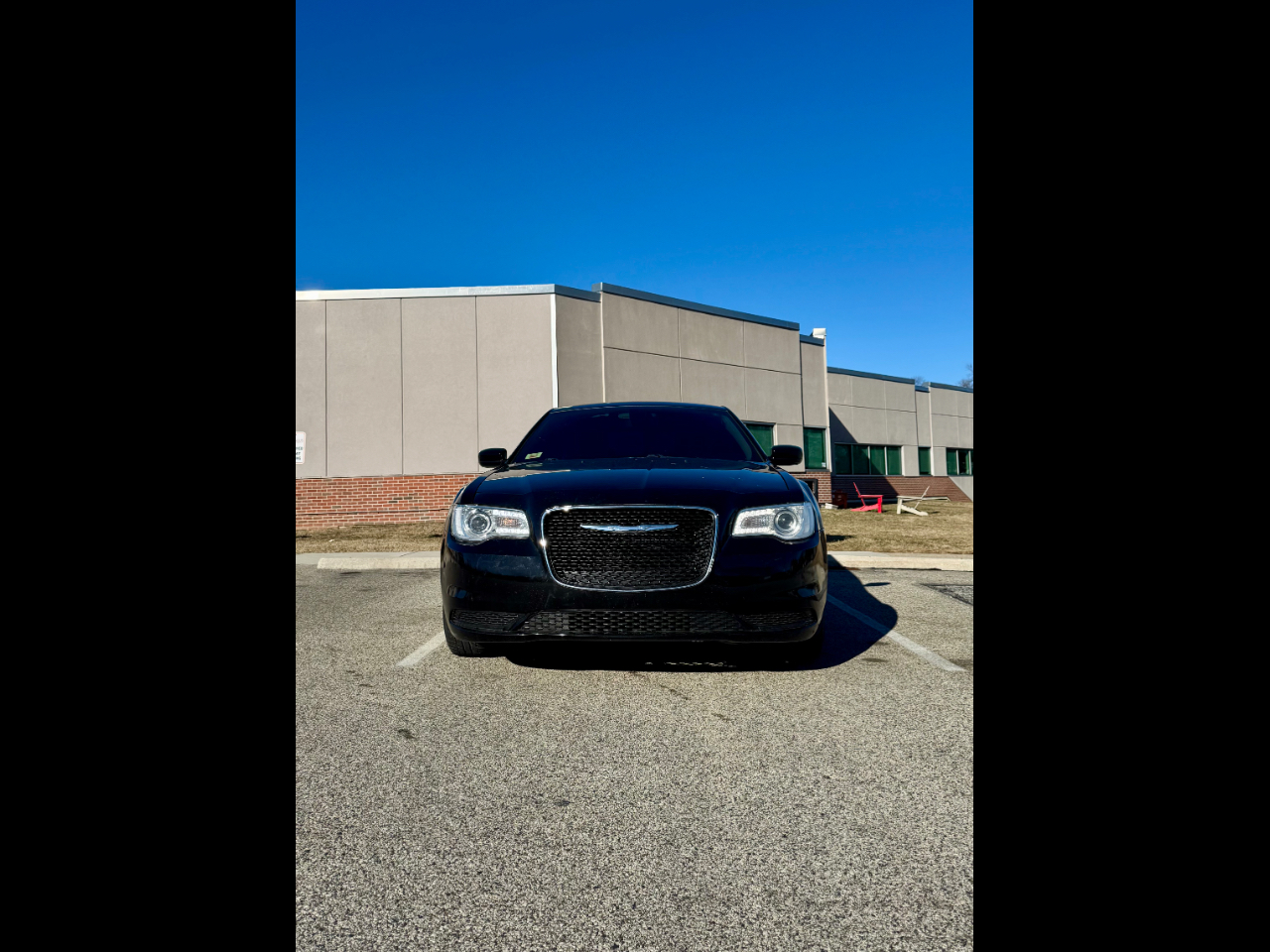 2017 Chrysler 300 Limited's photo