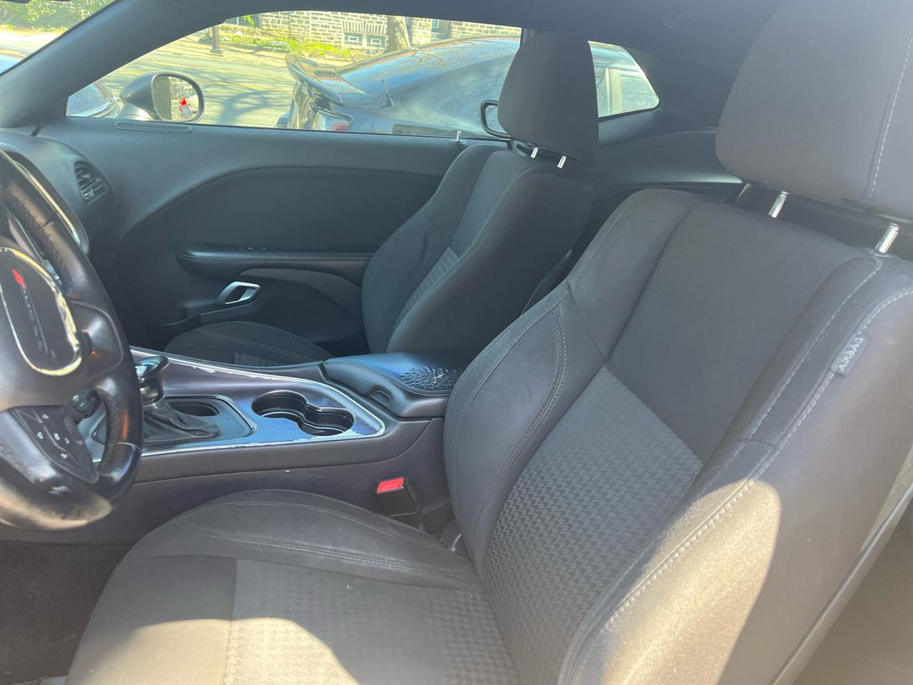 Dodge Challenger 2dr Cpe SXT 2016