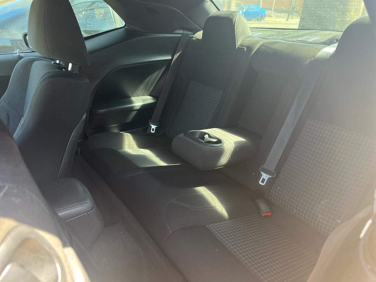 Dodge Challenger 2dr Cpe SXT 2016