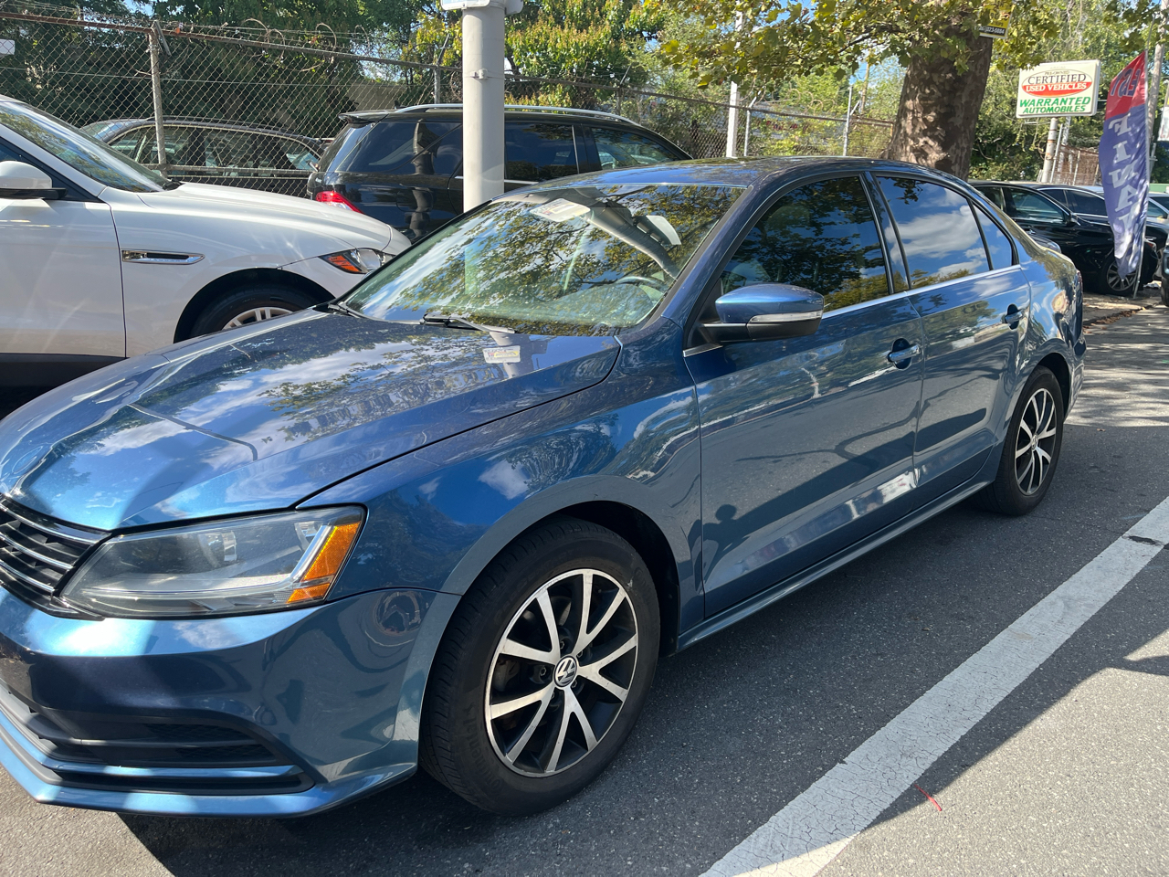 2017 Volkswagen Jetta SE's photo