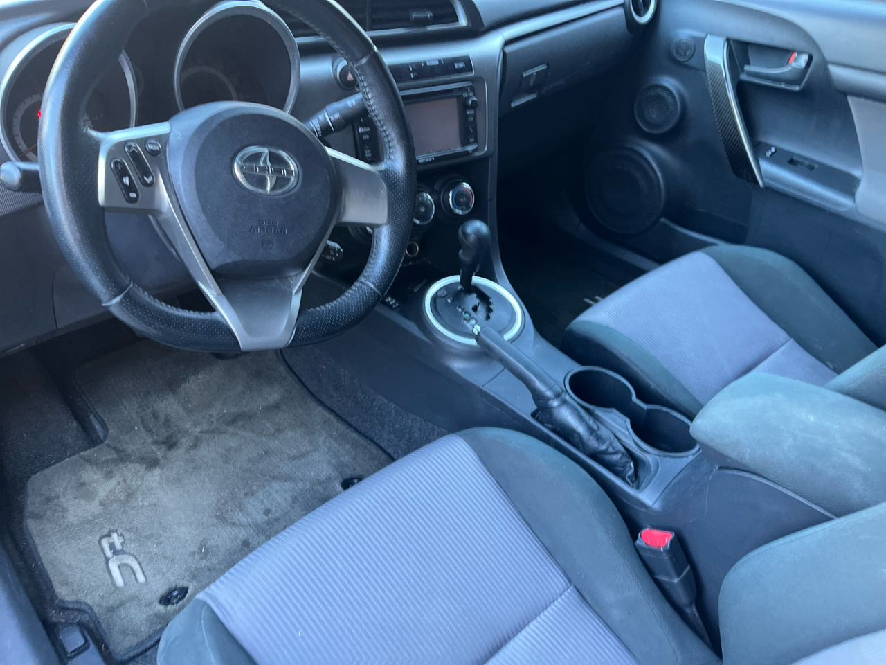 2014 Scion tC photo 3