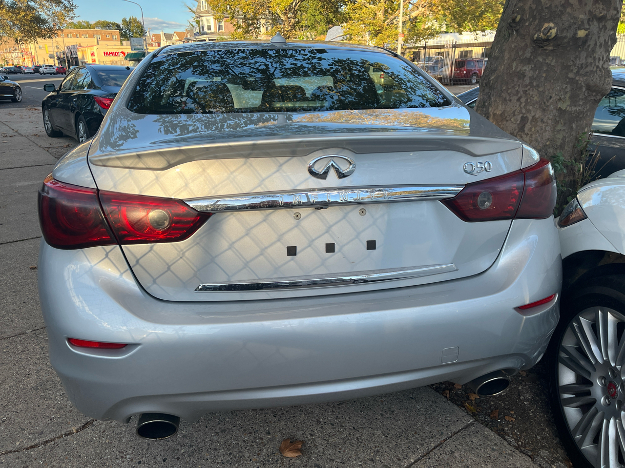 2017 Infiniti Q50 3.0t Premium photo 2