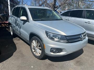 2015 Volkswagen Tiguan 4MOTION 4dr Auto R-Line