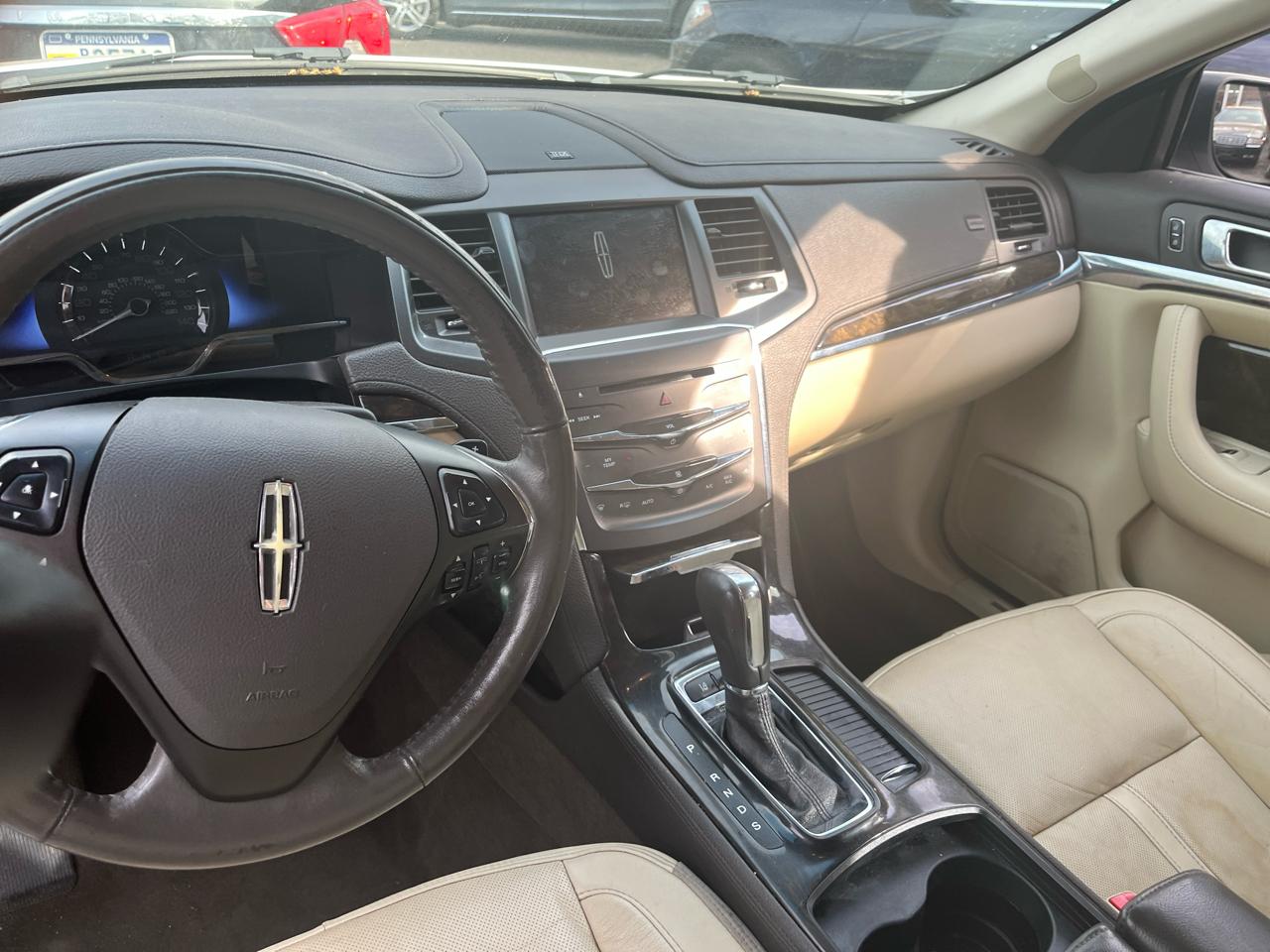 Lincoln MKS 4dr Sdn 3.7L FWD 2015