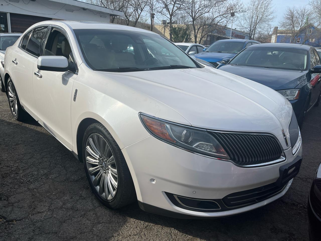 Lincoln MKS 4dr Sdn 3.7L FWD 2015