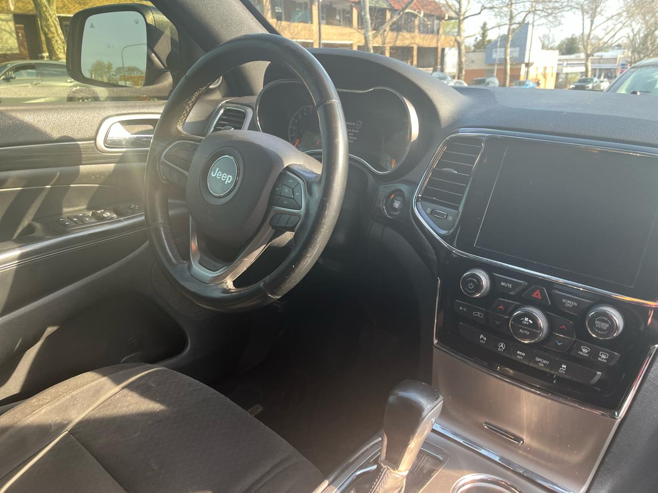 Jeep Grand Cherokee Laredo 4x4 2020