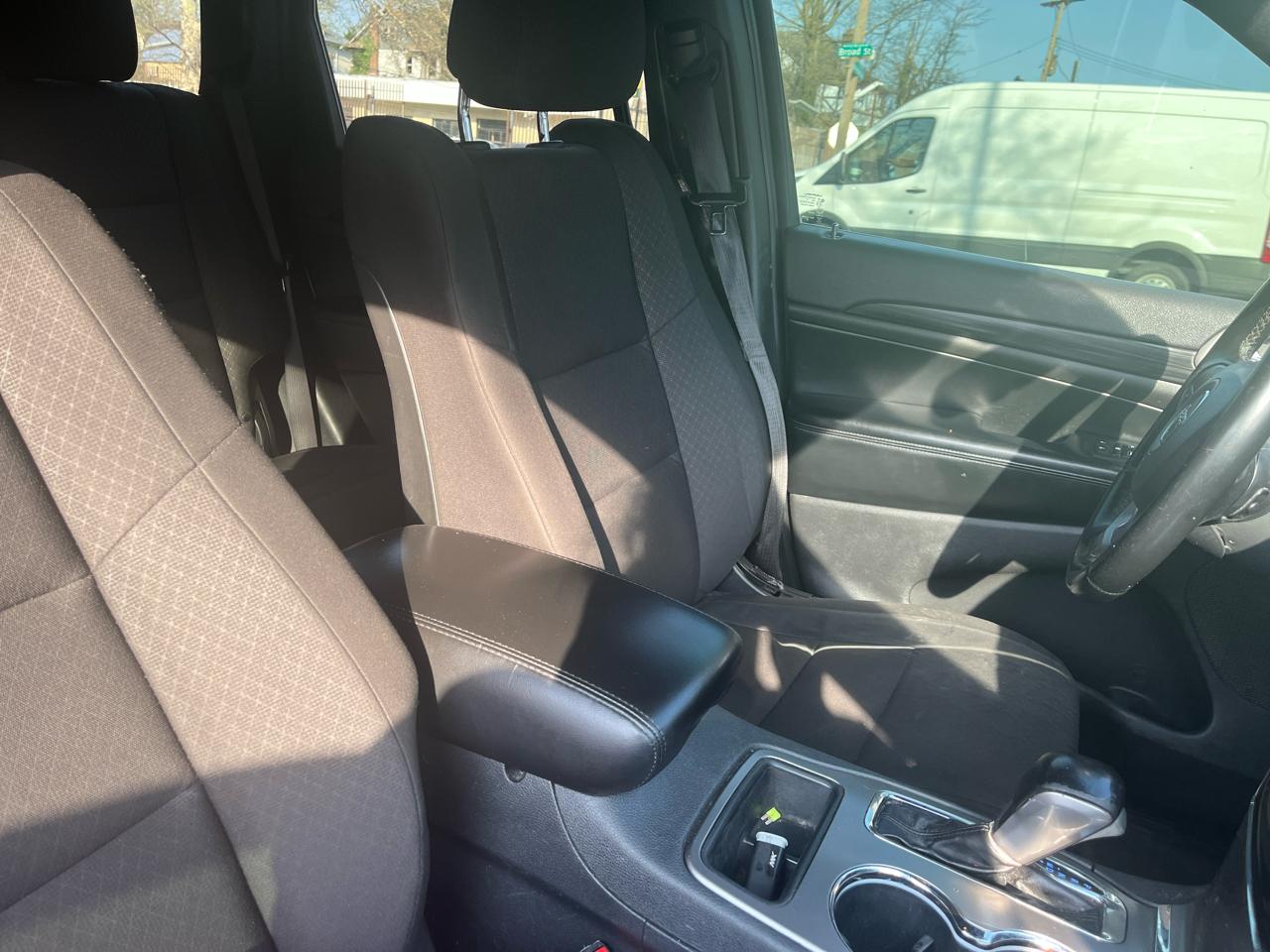 Jeep Grand Cherokee Laredo 4x4 2020