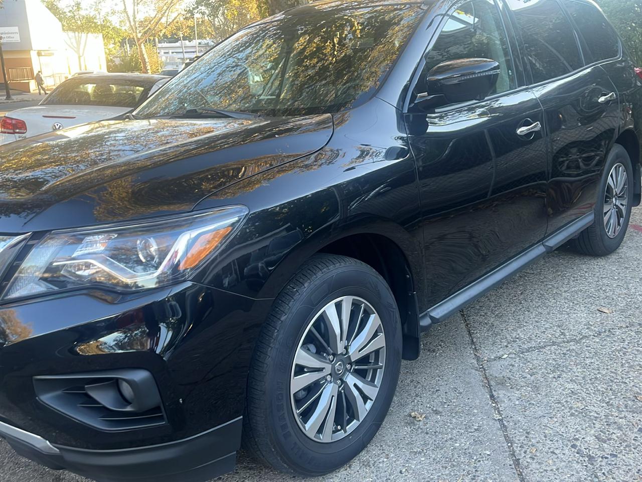 Nissan Pathfinder 4x4 SL 2017