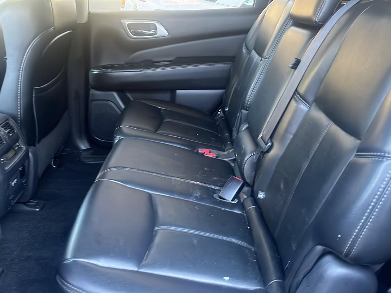 Nissan Pathfinder 4x4 SL 2017