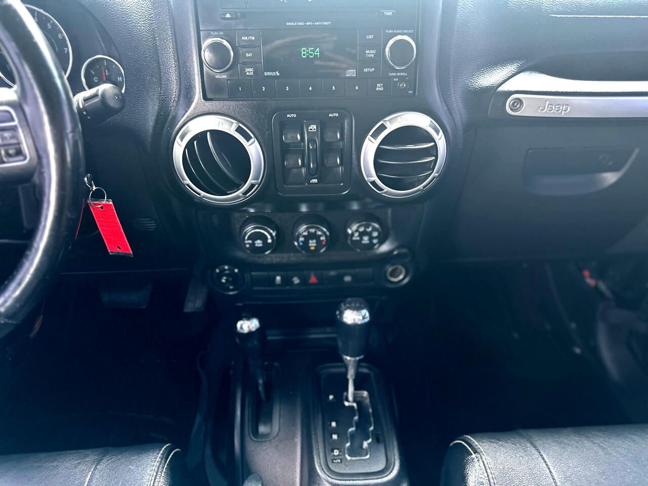 Jeep Wrangler Unlimited Sahara 4WD 2012 Jeep Wrangler Unlimited Sahara 4WD 2012