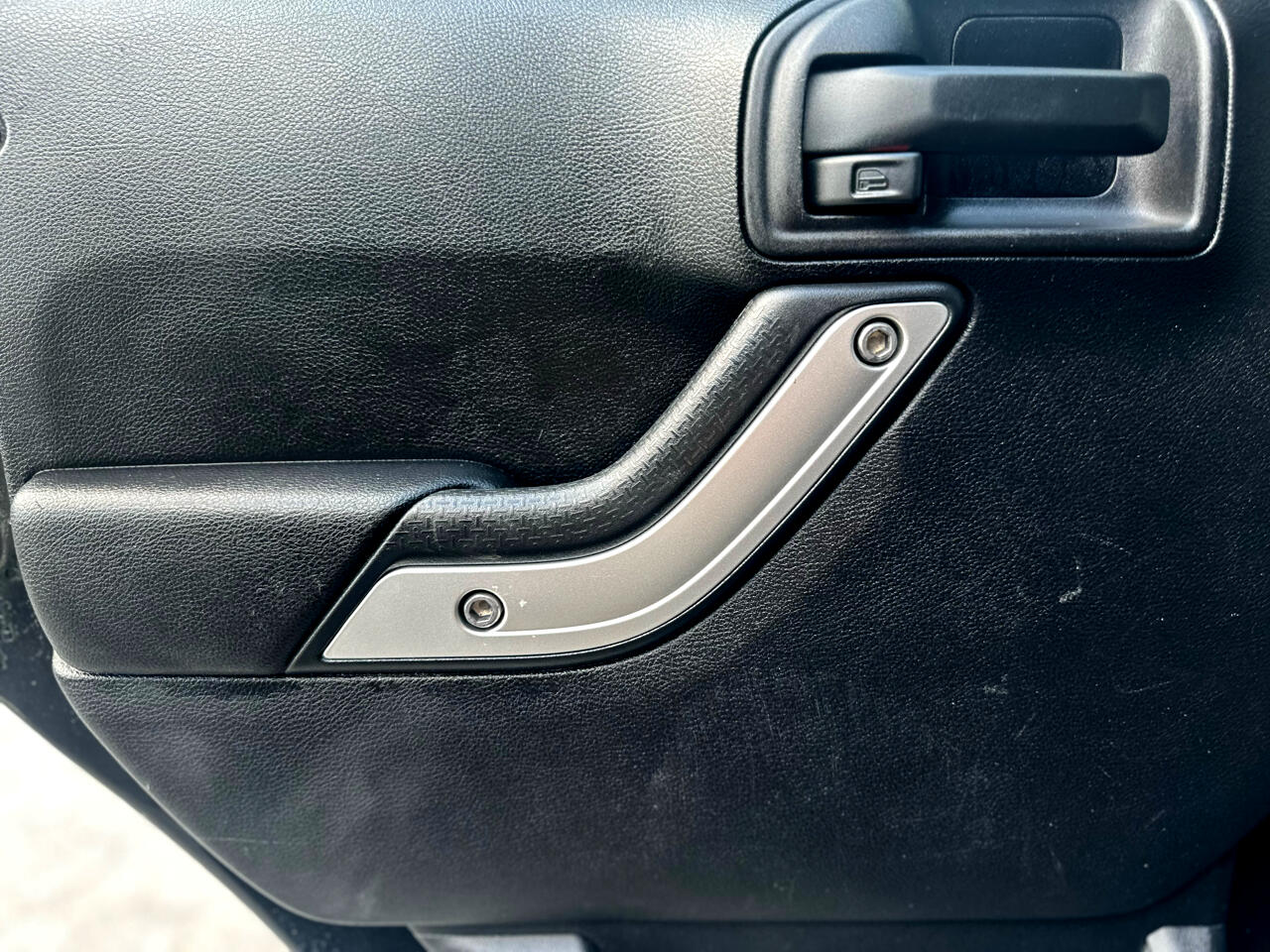 Jeep Wrangler Unlimited Sahara 4WD 2012 Jeep Wrangler Unlimited Sahara 4WD 2012