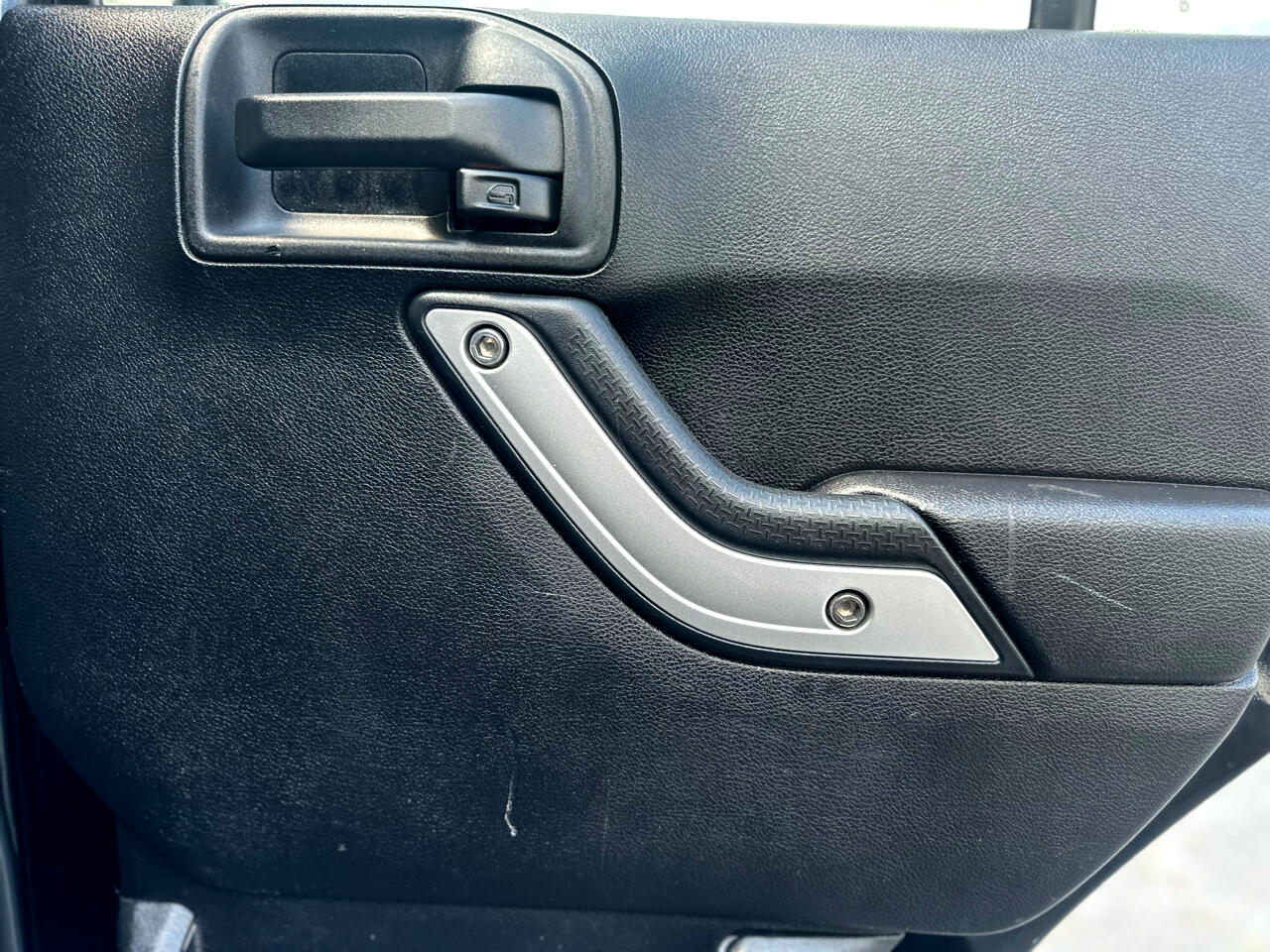 Jeep Wrangler Unlimited Sahara 4WD 2012 Jeep Wrangler Unlimited Sahara 4WD 2012