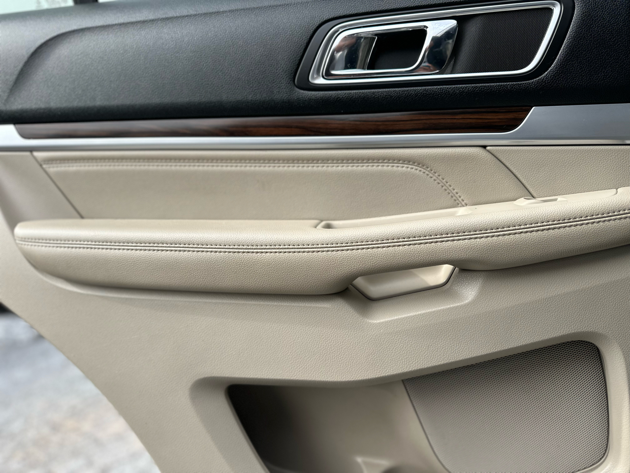 Ford Explorer Limited FWD 2018