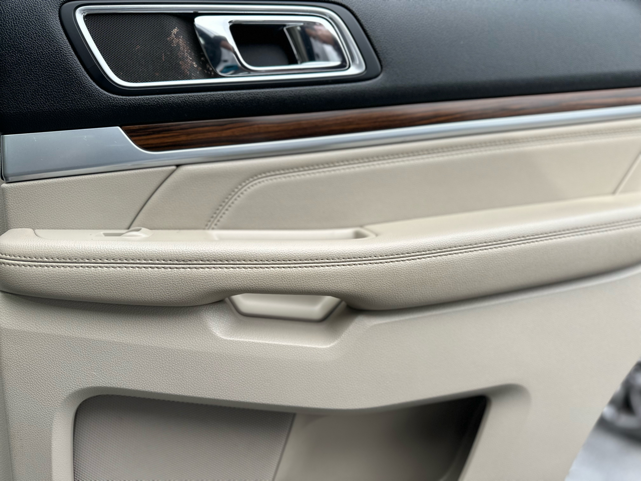 Ford Explorer Limited FWD 2018