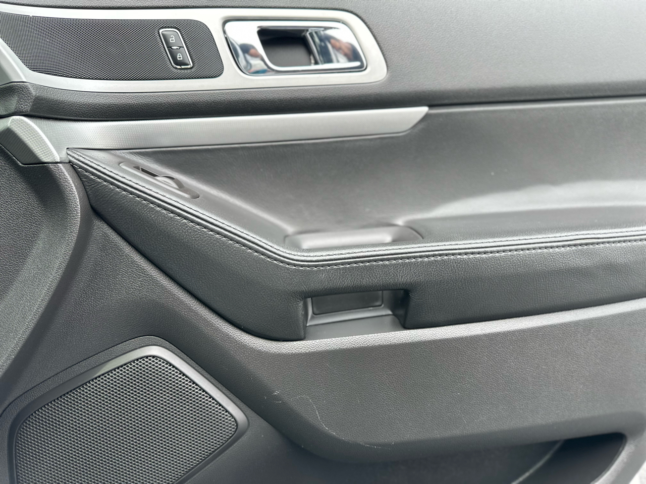 Ford Explorer XLT 4WD 2012