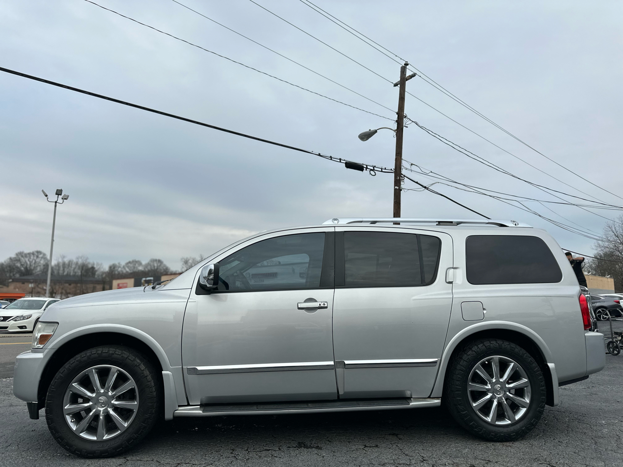 Infiniti QX56 RWD 2008