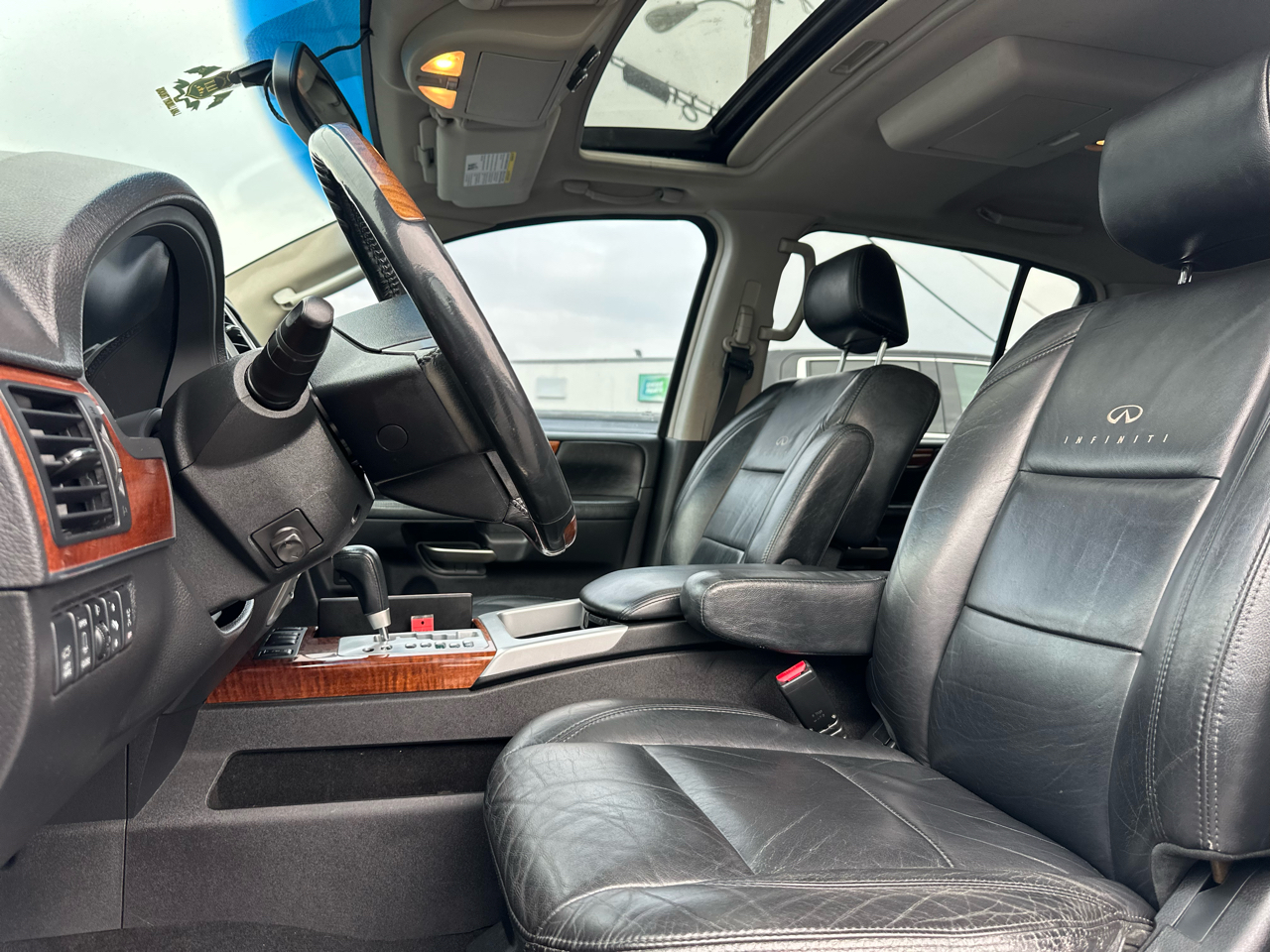 Infiniti QX56 RWD 2008