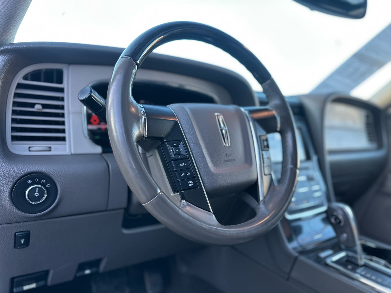 Lincoln Navigator Select 4WD 2017