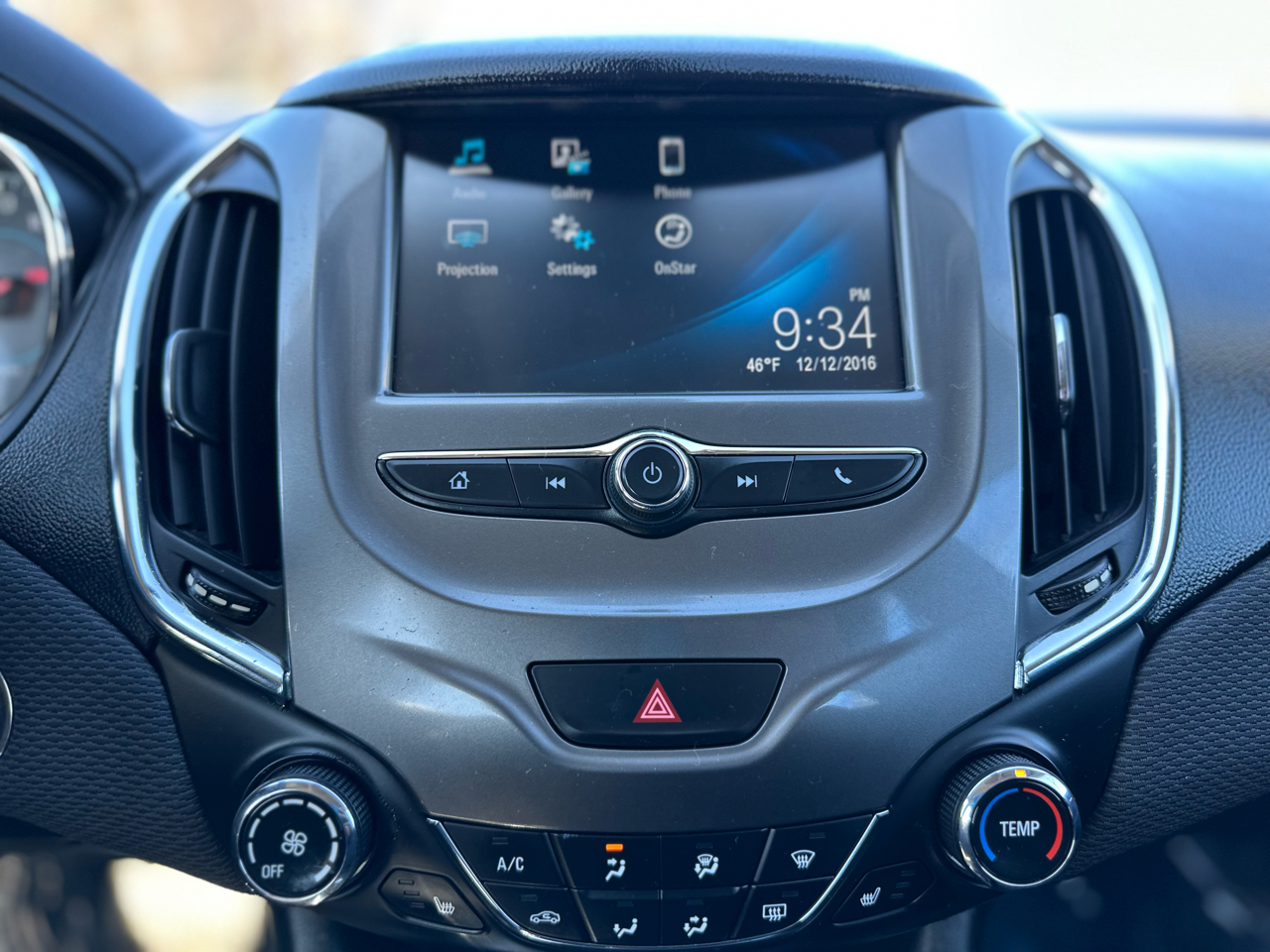 Chevrolet Cruze LT Auto Hatchback 2017