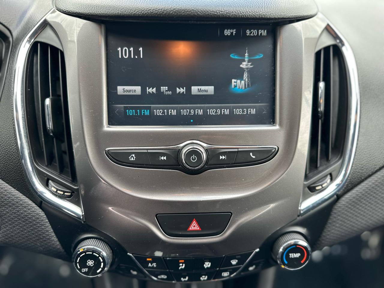 Chevrolet Cruze LT Auto Hatchback 2017