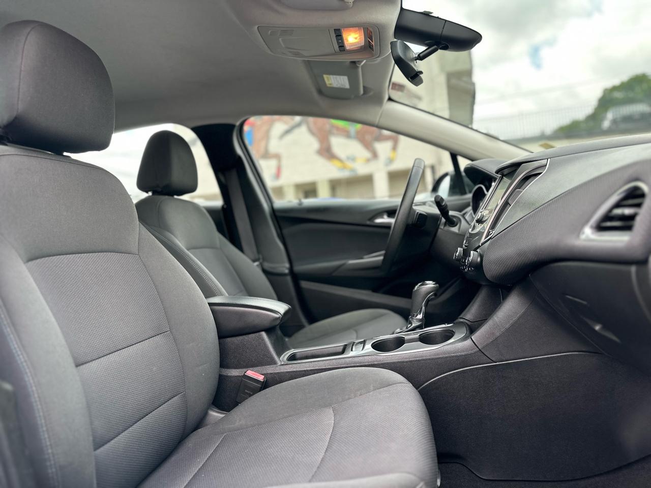 Chevrolet Cruze LT Auto Hatchback 2017