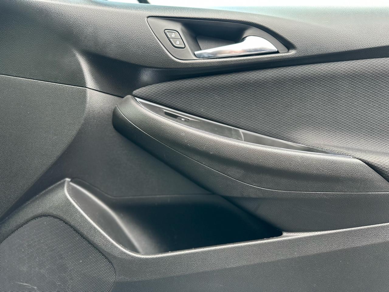 Chevrolet Cruze LT Auto Hatchback 2017