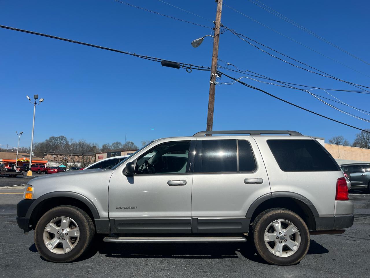 Ford Explorer XLT 4.0L 2WD 2005