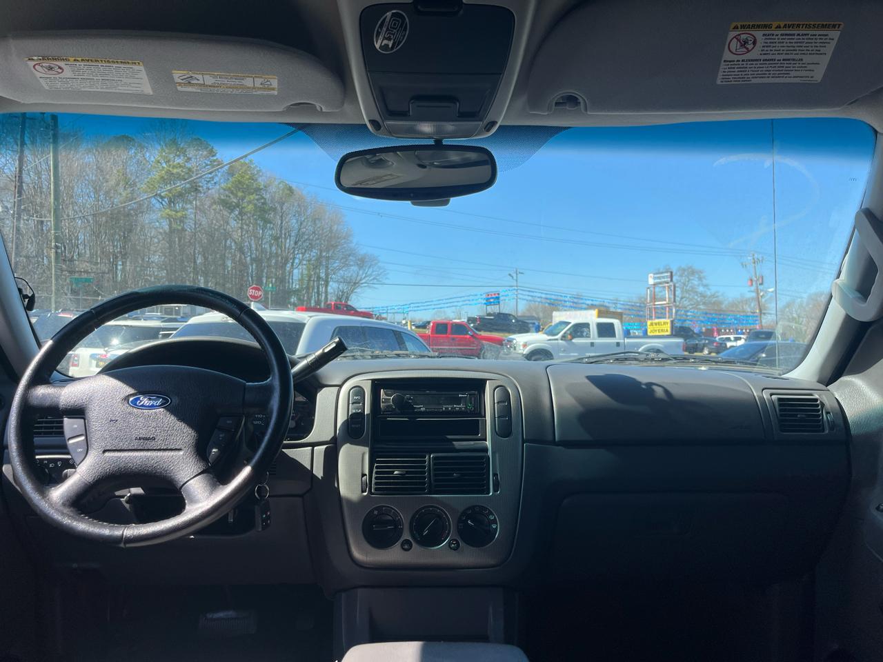 Ford Explorer XLT 4.0L 2WD 2005