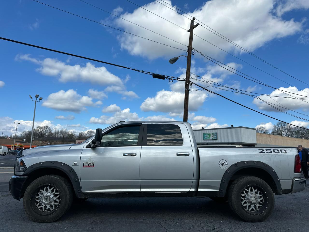 RAM 2500 Laramie Crew Cab LWB 2WD 2011
