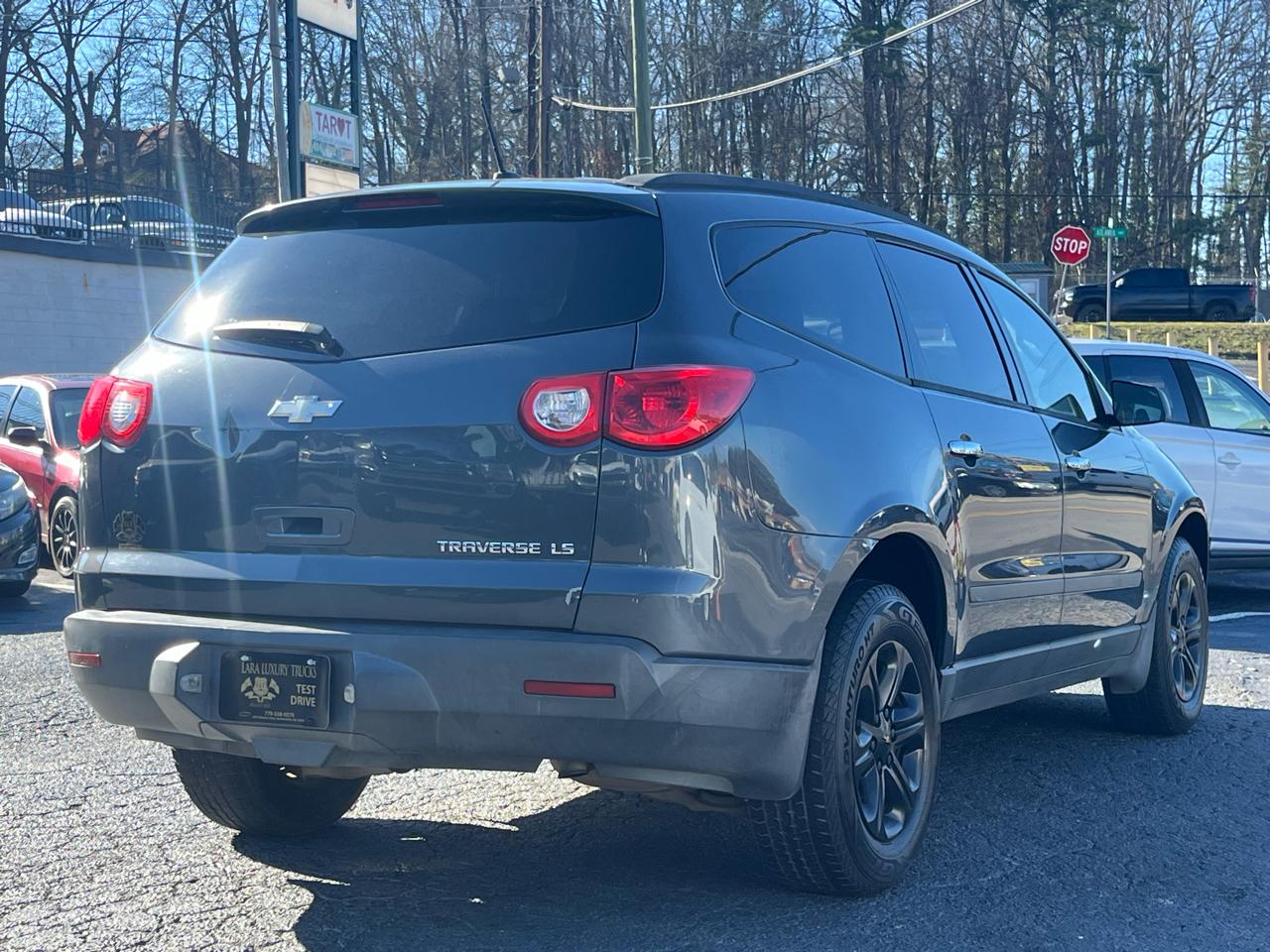 Chevrolet Traverse LS FWD w/PDC 2011