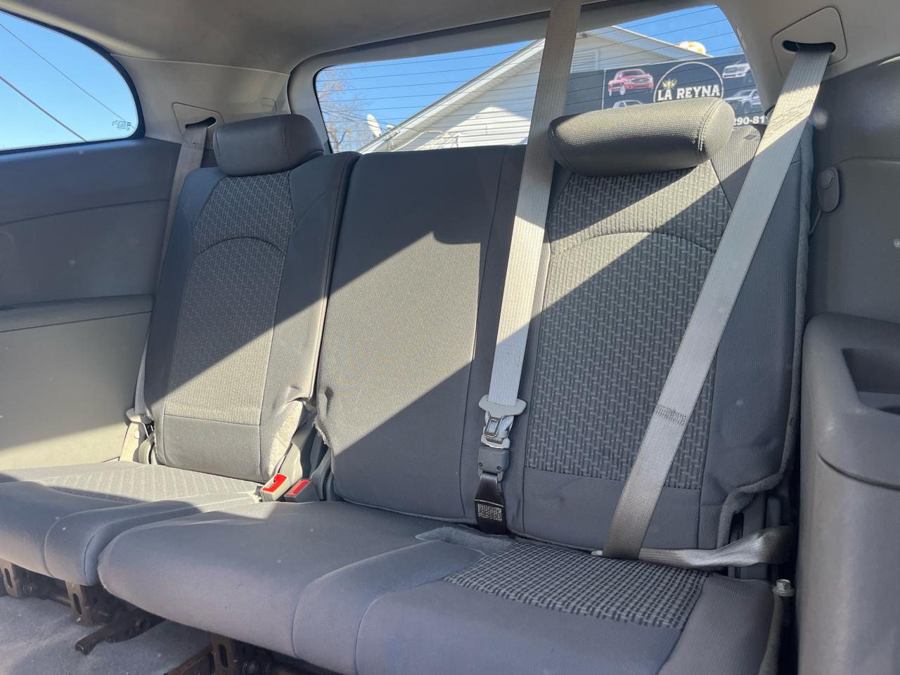 Chevrolet Traverse LS FWD w/PDC 2011