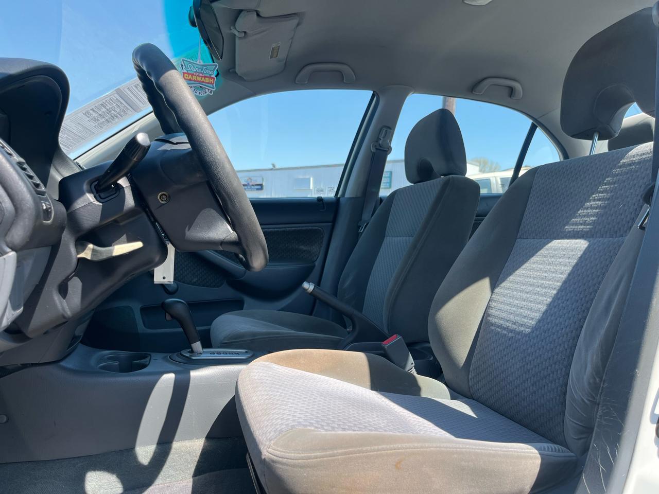 Honda Civic DX Sedan 4-spd AT 2003