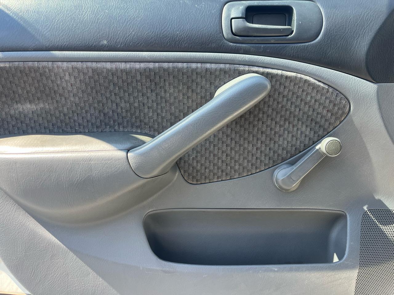 Honda Civic DX Sedan 4-spd AT 2003