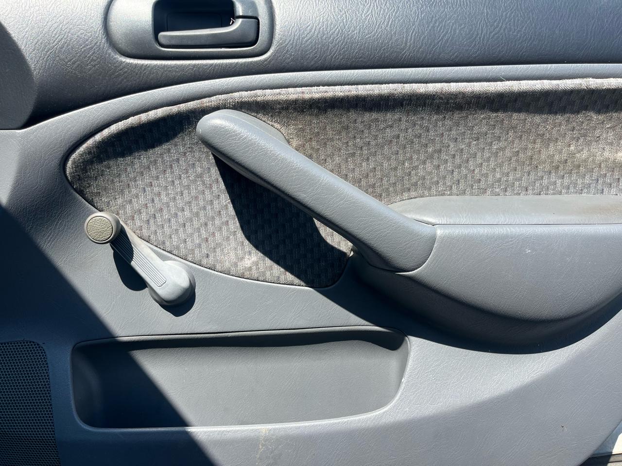 Honda Civic DX Sedan 4-spd AT 2003