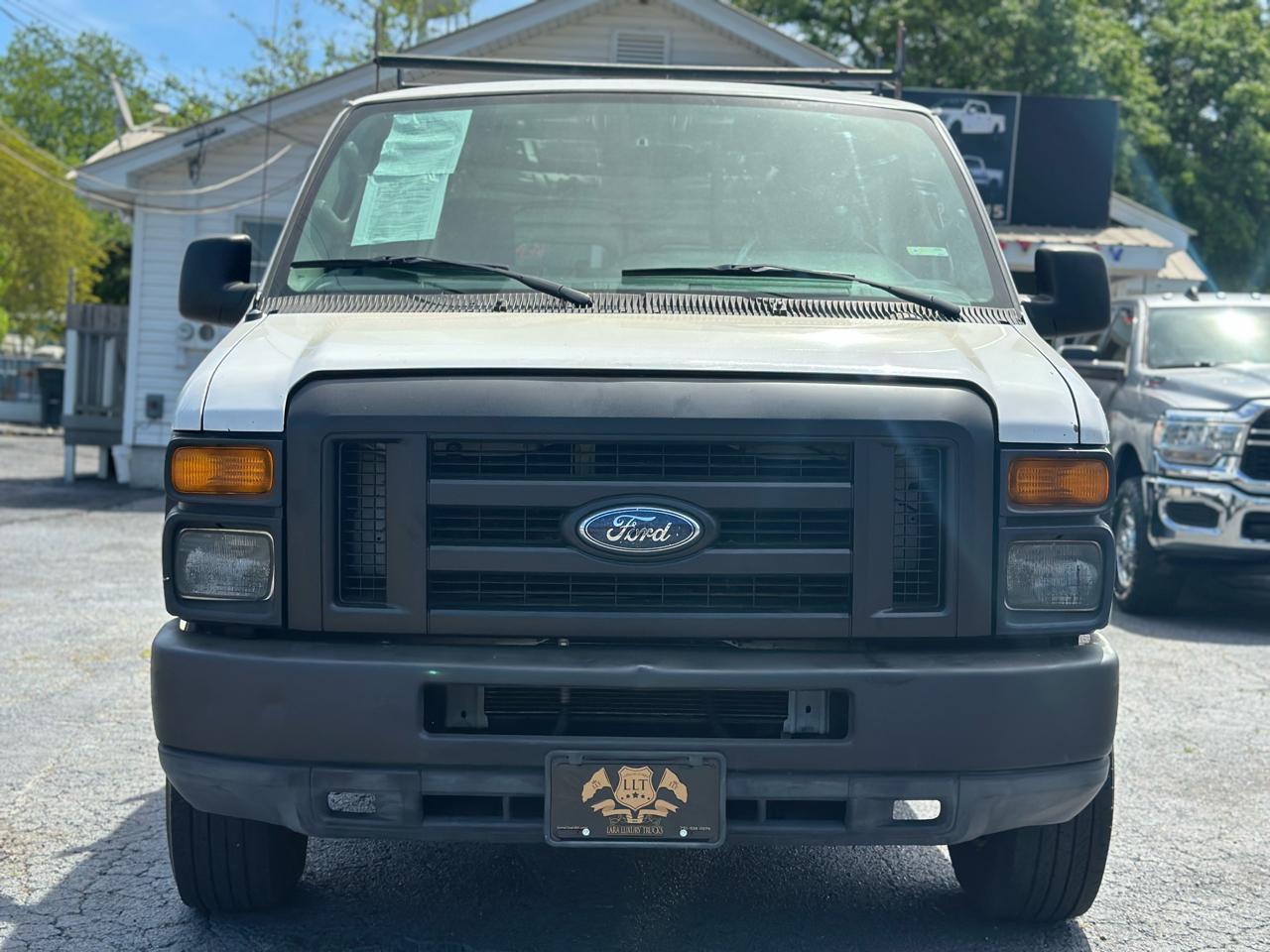 Ford Econoline E-350 Super Duty 2010