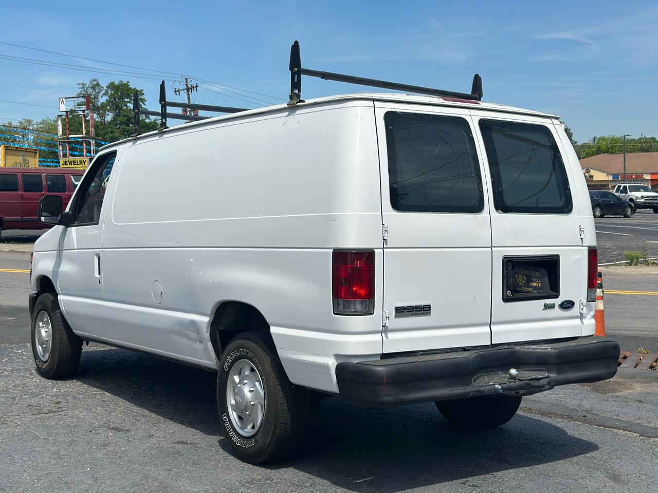 Ford Econoline E-350 Super Duty 2010