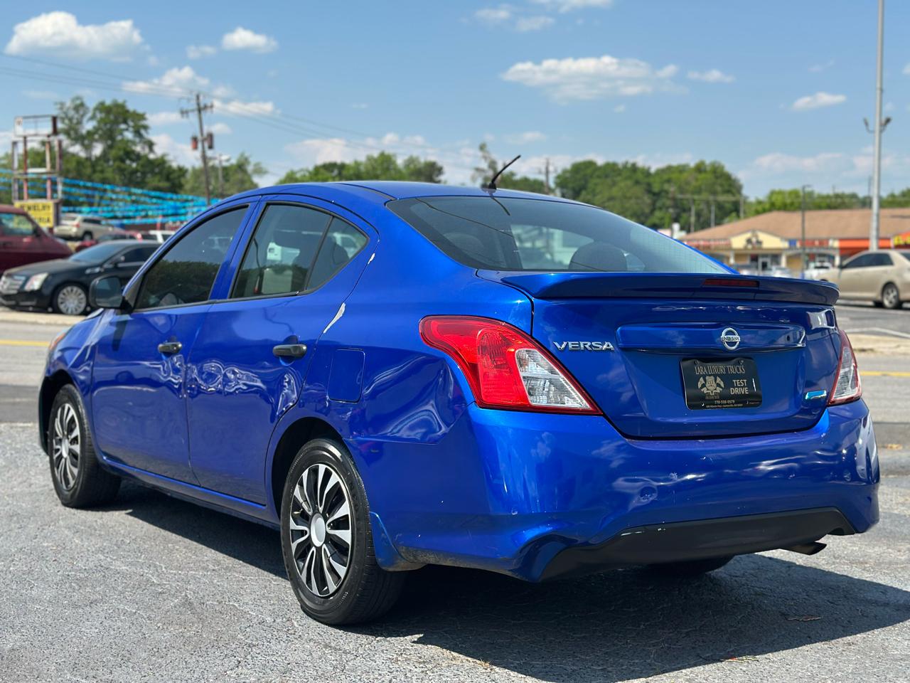 Nissan Versa 1.6 S 5M 2015