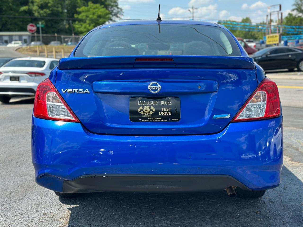Nissan Versa 1.6 S 5M 2015
