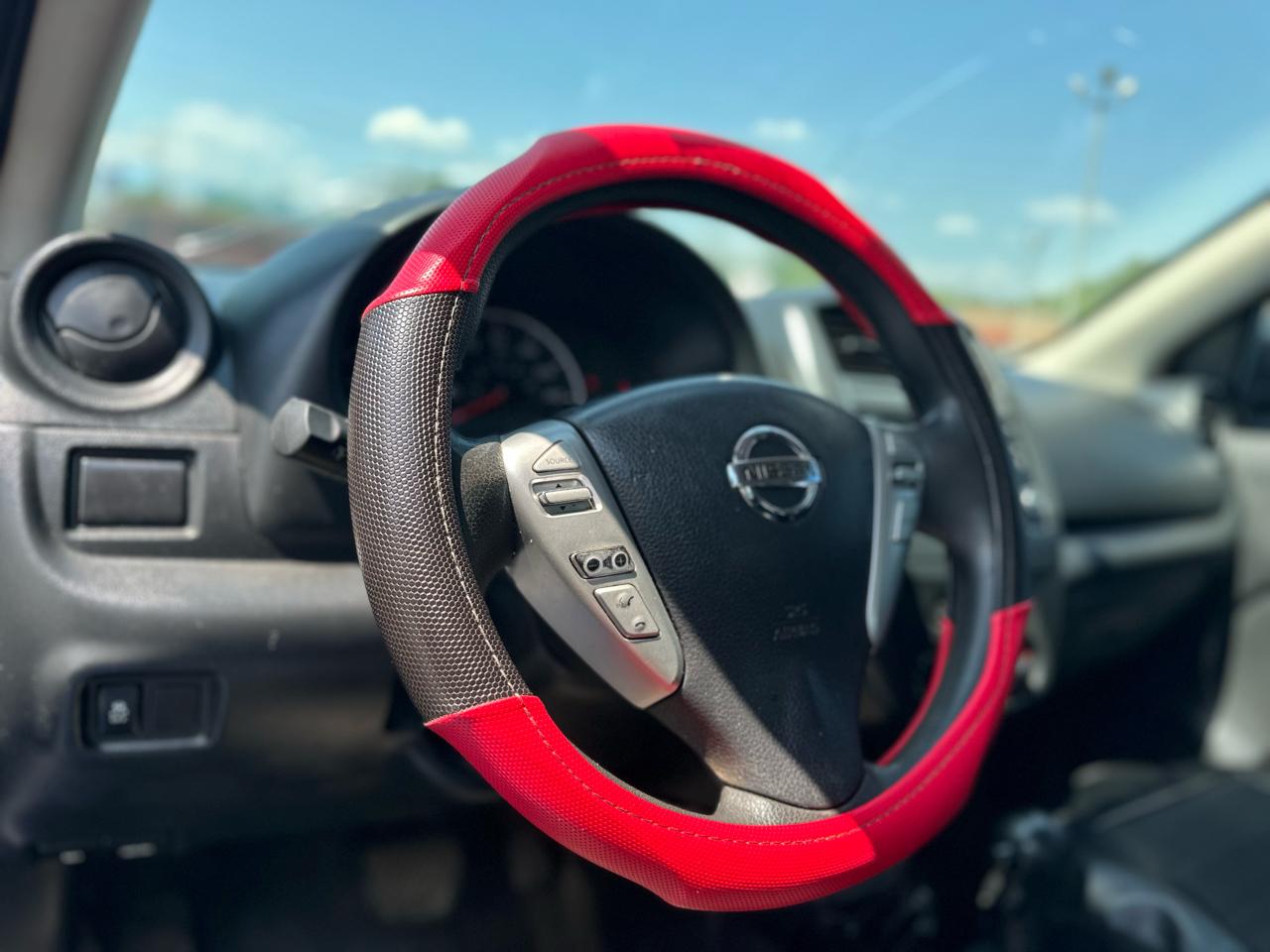 Nissan Versa 1.6 S 5M 2015