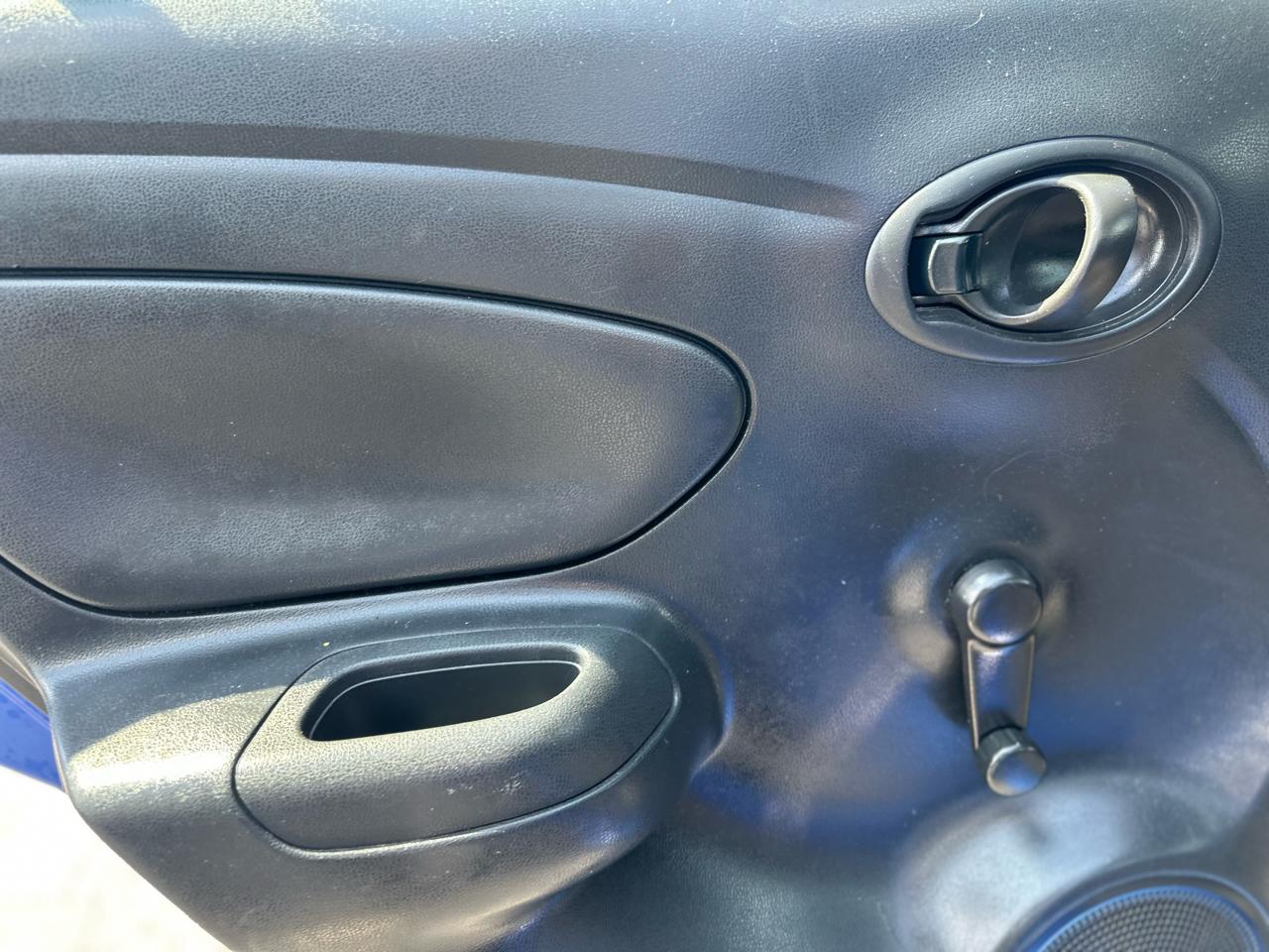 Nissan Versa 1.6 S 5M 2015