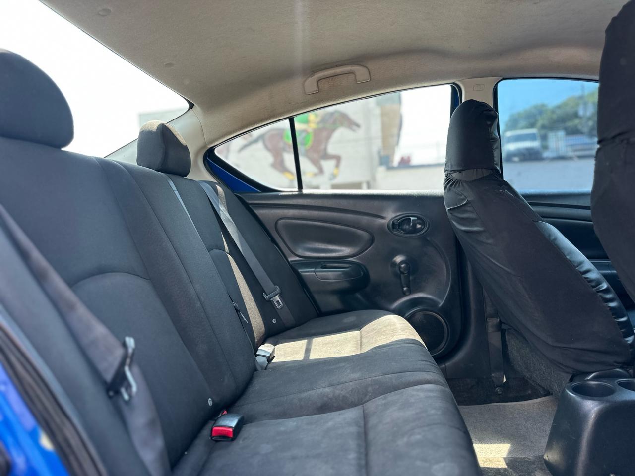 Nissan Versa 1.6 S 5M 2015