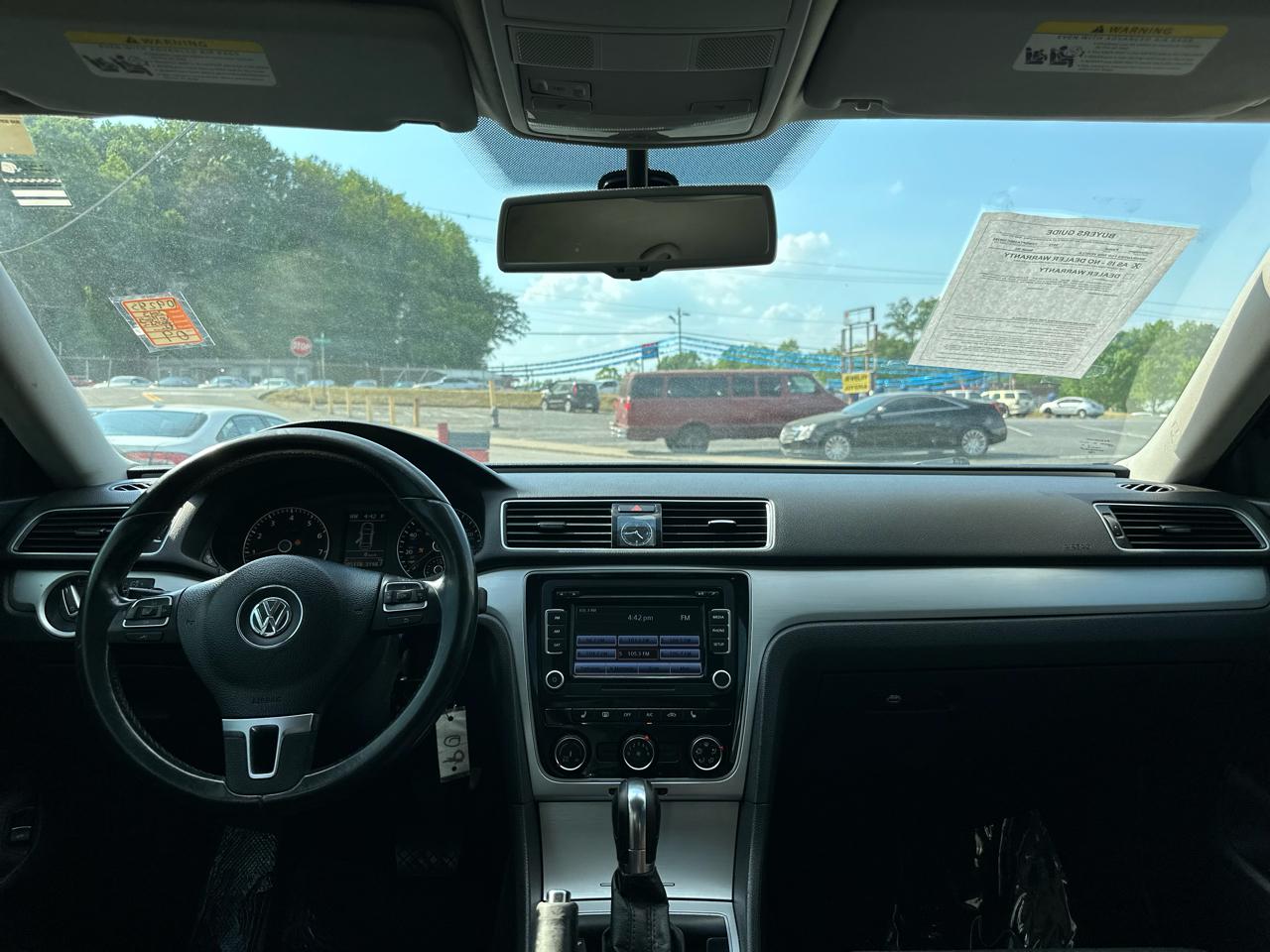 Volkswagen Passat 2.5L SE AT 2013