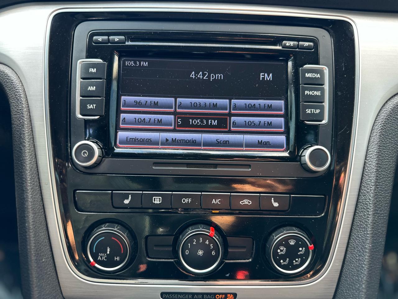 Volkswagen Passat 2.5L SE AT 2013