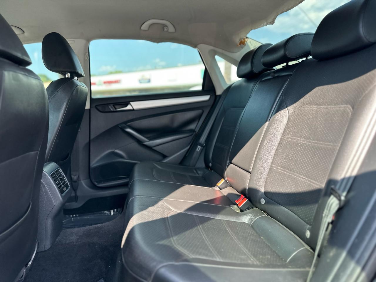 Volkswagen Passat 2.5L SE AT 2013